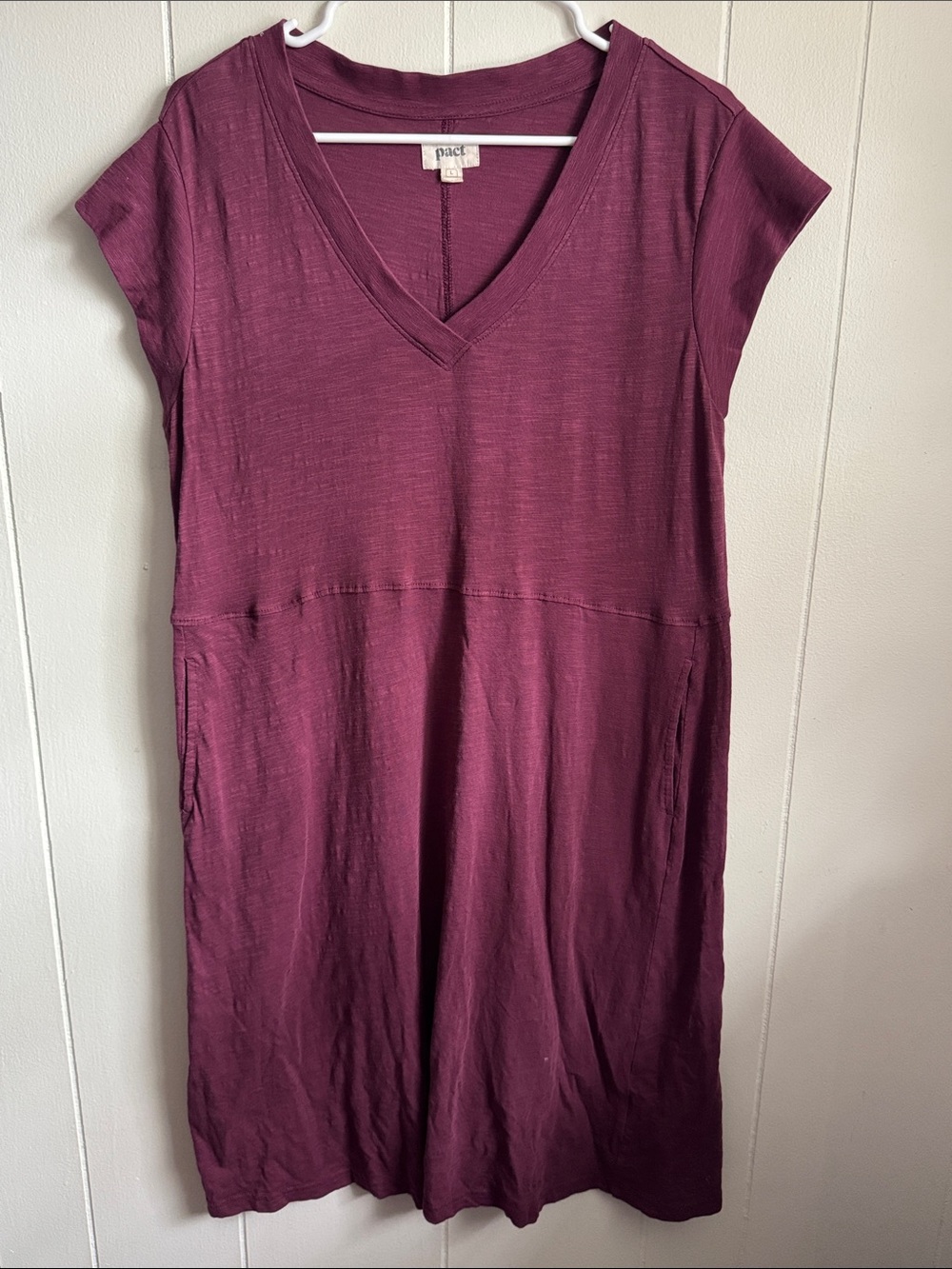 Pact Women's V-Neck Short Sleeve Tunic in Plum Sz L